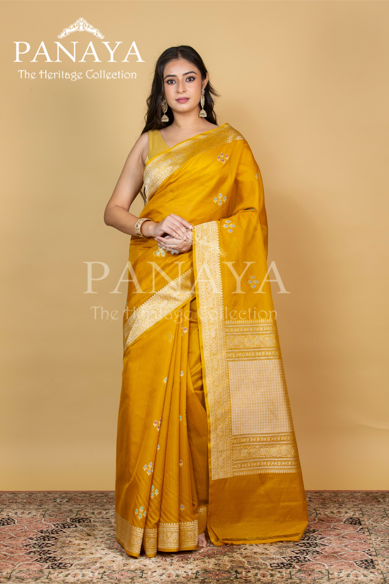 Handloom Kadwa Weave Kora Silk With Buti Meenakari With Banarsi Anchal And Border
