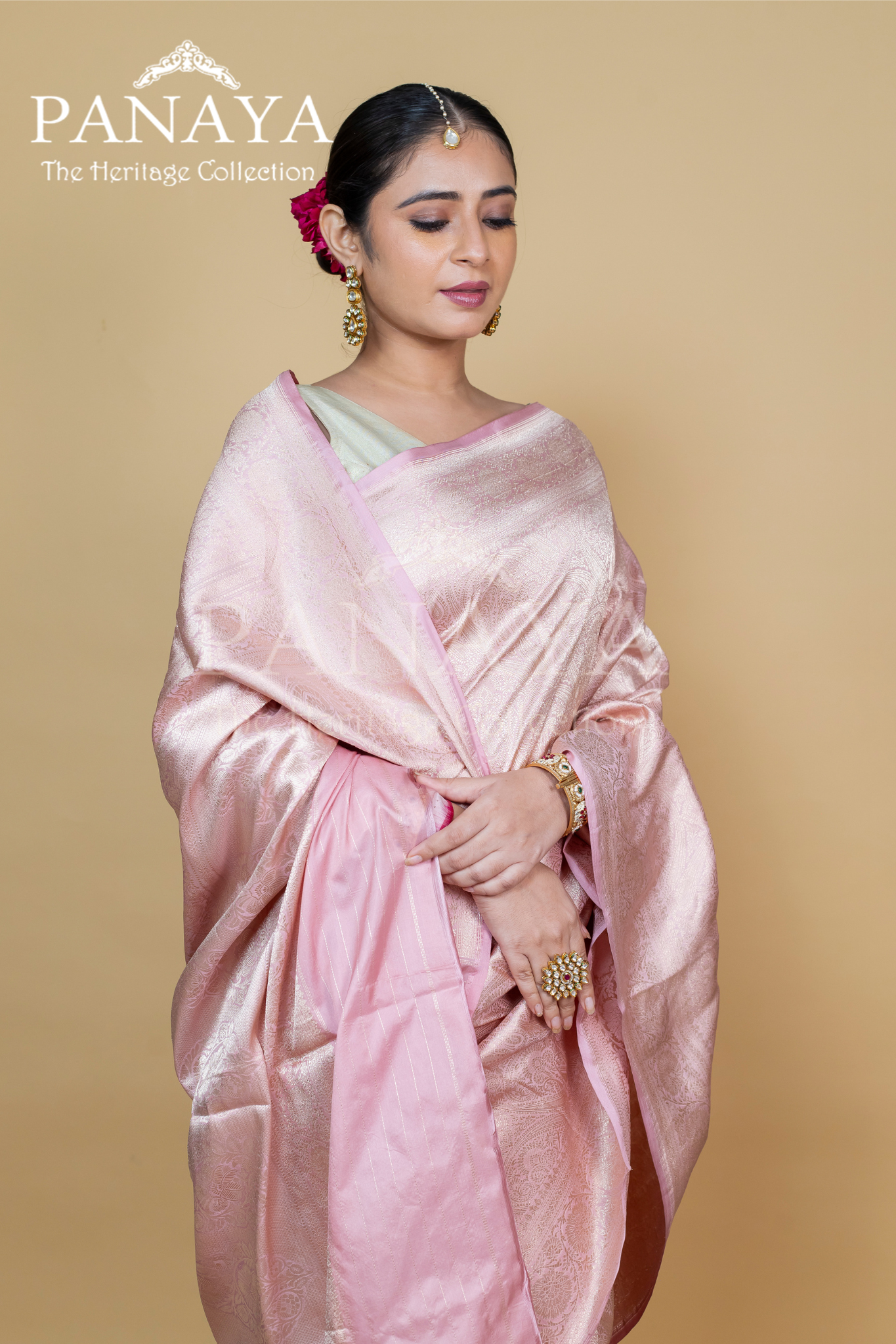 Handloom Tanchoi Silk Saree With Full Enticate Work And Border