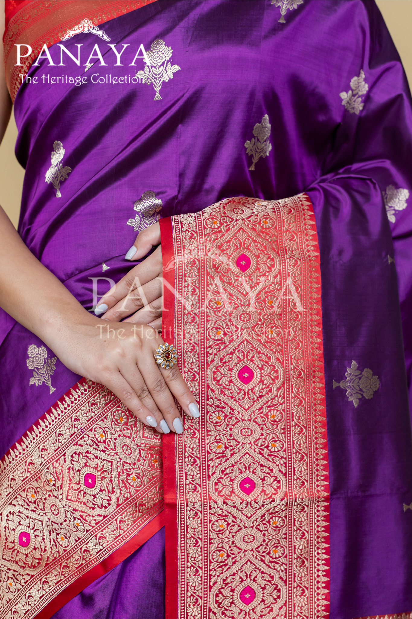 Contrast Red Color Banarsi Border And Chaudhani Anchal With Buti