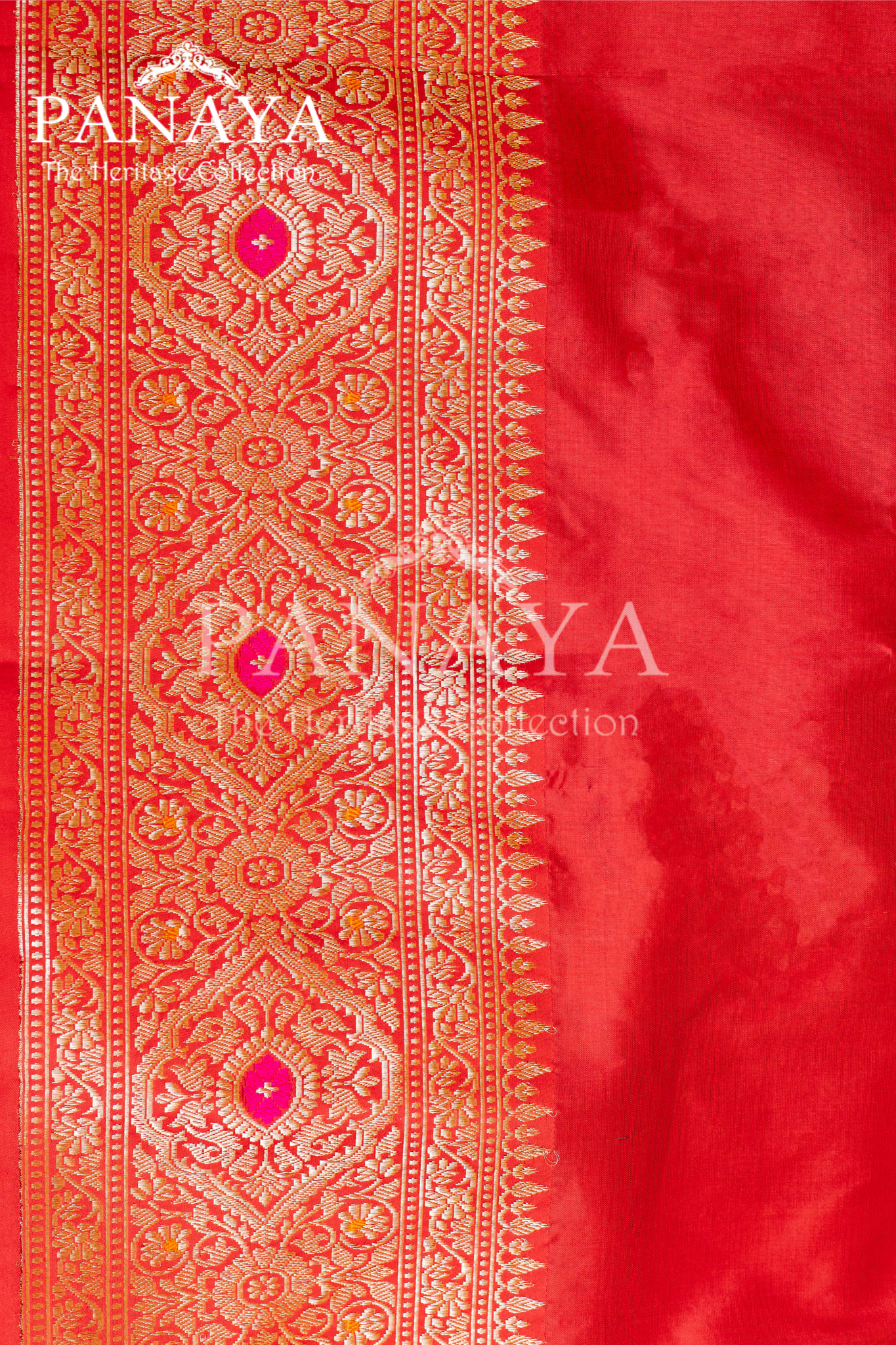 Contrast Red Color Banarsi Border And Chaudhani Anchal With Buti
