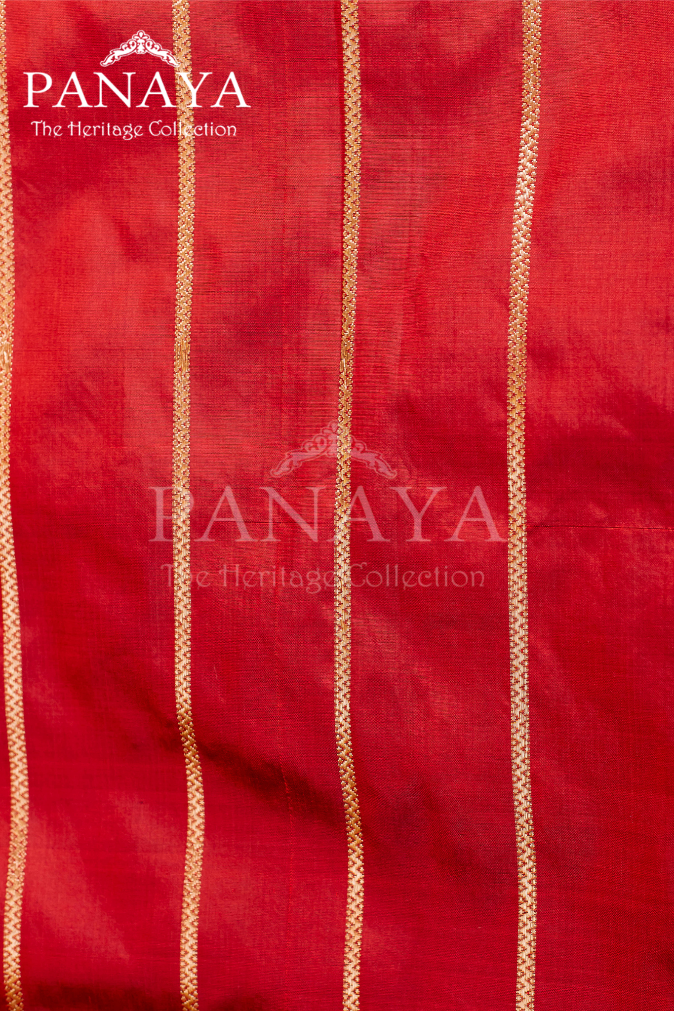 Meenakari Butti With Meenakari Banarsi Anchal And Border