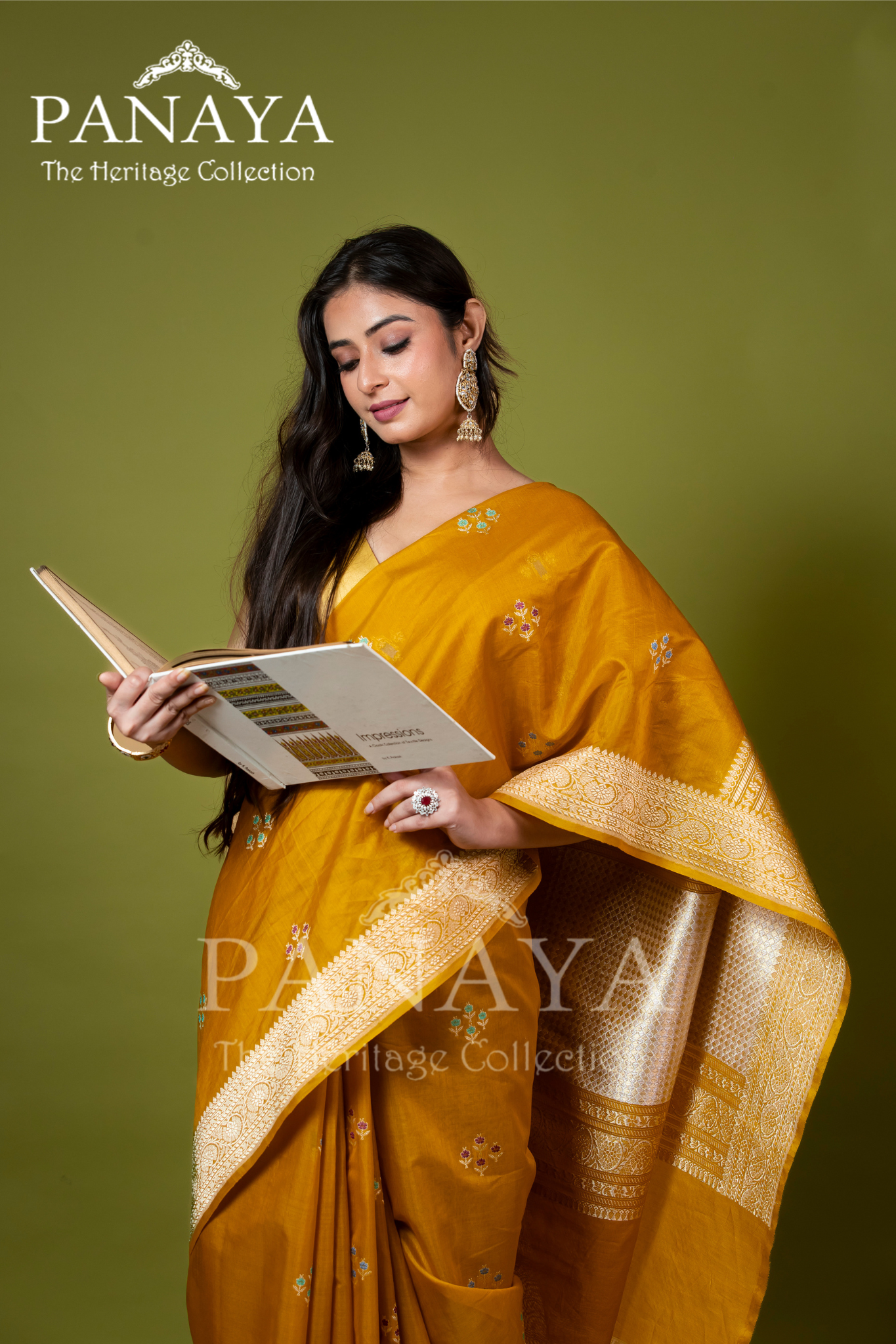 Handloom Kadwa Weave Kora Silk With Buti Meenakari With Banarsi Anchal And Border