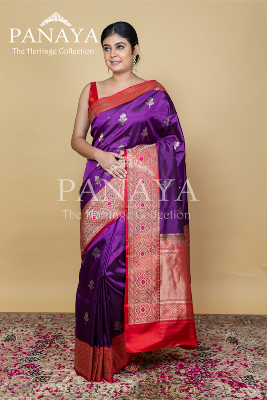 Contrast Red Color Banarsi Border And  Chaudhani Anchal With Buti