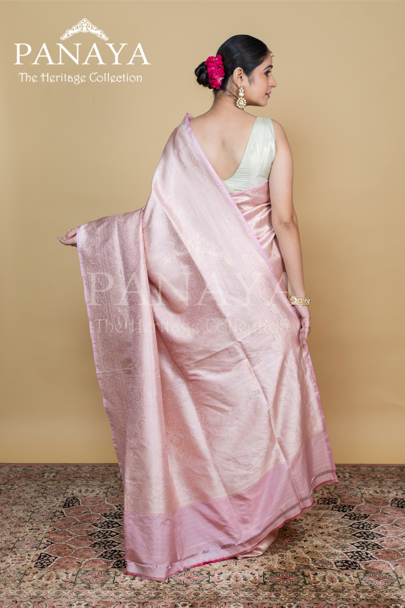 Handloom Tanchoi Silk Saree With Full Enticate Work And Border