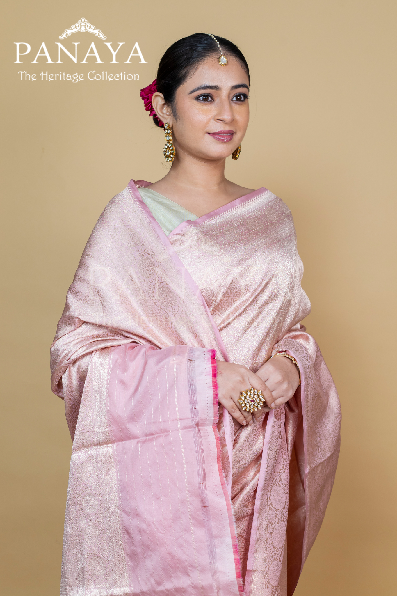 Handloom Tanchoi Silk Saree With Full Enticate Work And Border