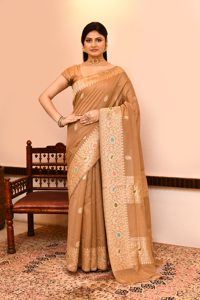 Off-White Kora Silk Saree — Kadwa Booti