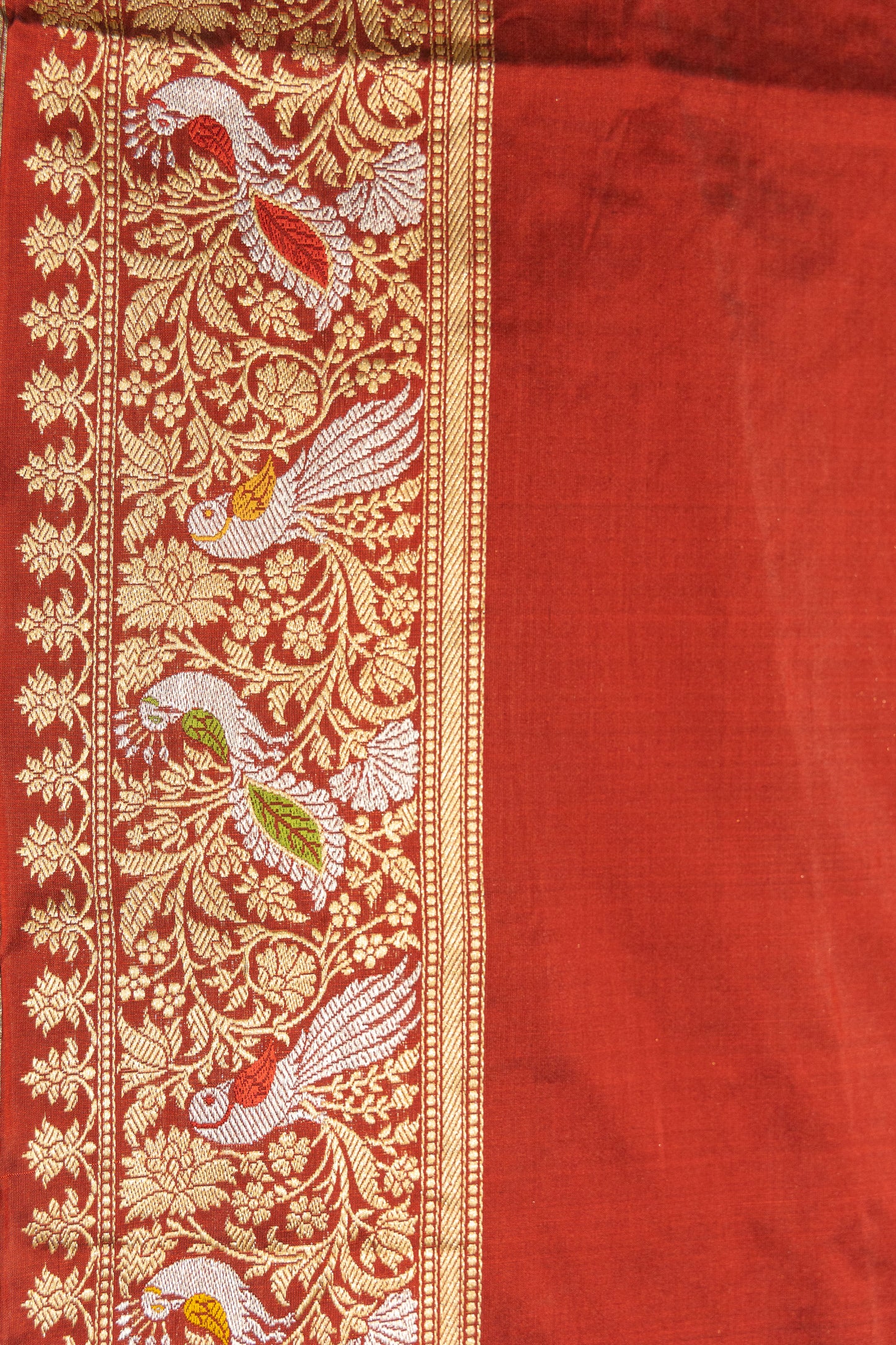 Maroon Handwoven Kadwa Katan Silk Saree - Panaya 