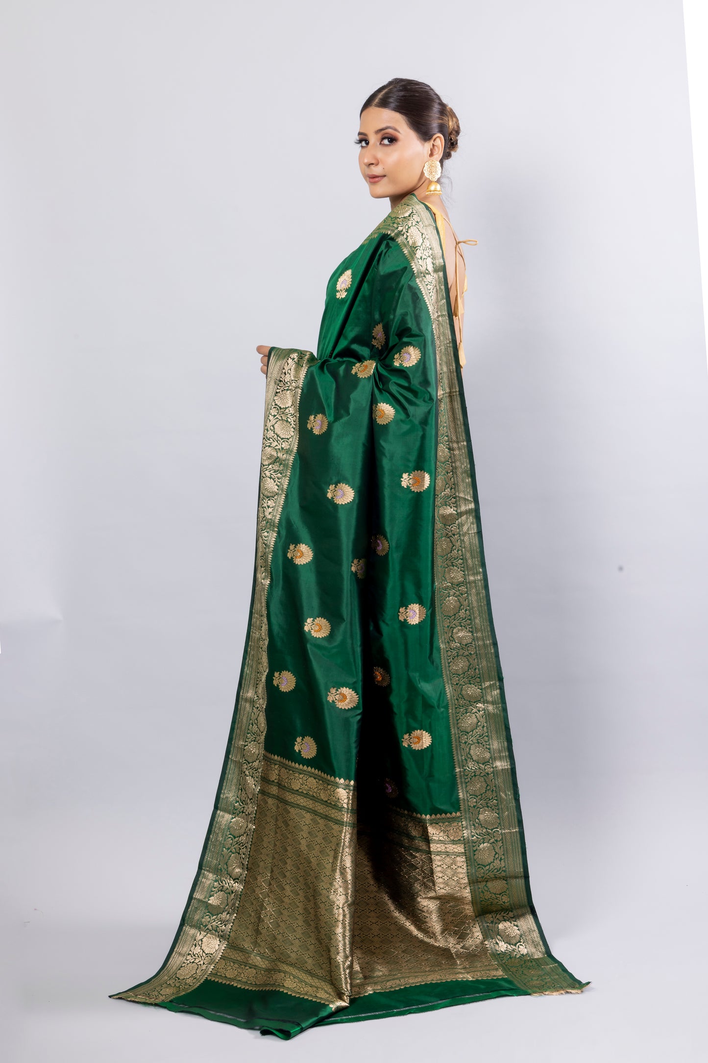 Bottle Green Handwoven Kadwa Katan Silk Saree - Panaya 
