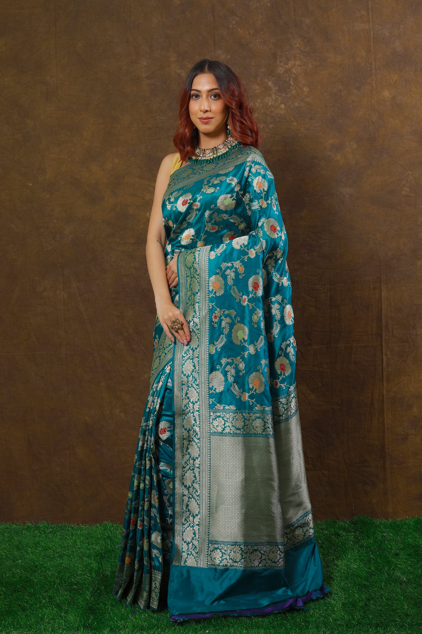 Morkanthi Handwoven Kadwa Katan Silk Saree - Panaya 