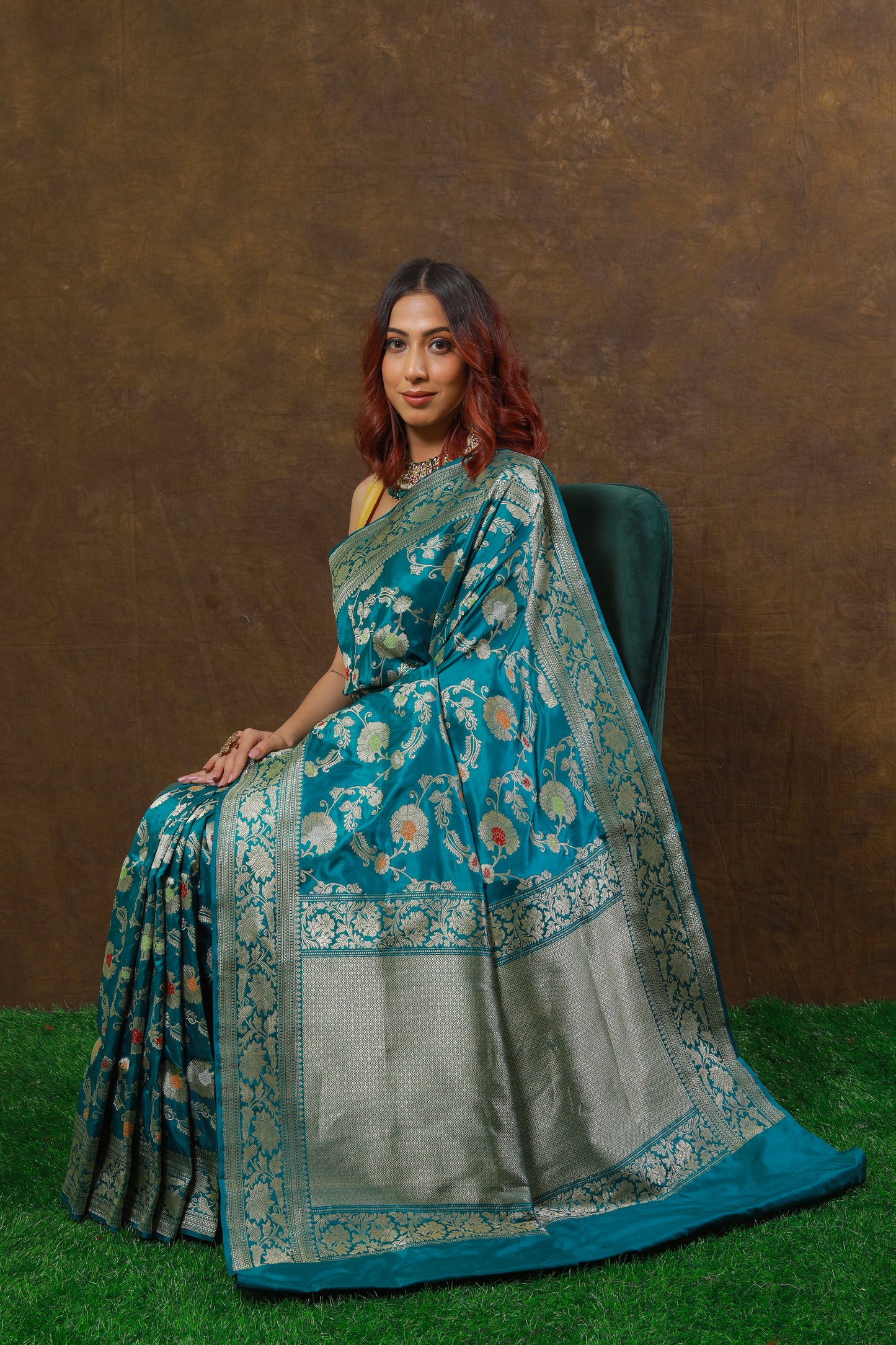 Morkanthi Handwoven Kadwa Katan Silk Saree - Panaya 