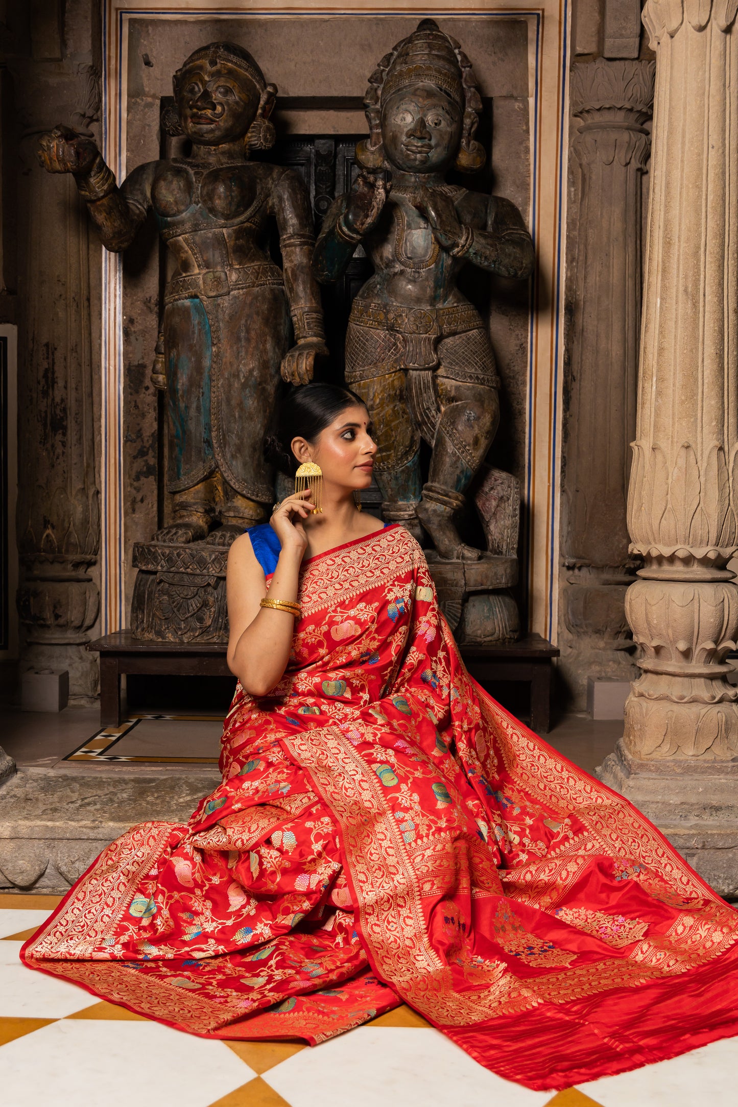 Red Handwoven Kadwa Katan Silk Saree - Panaya 