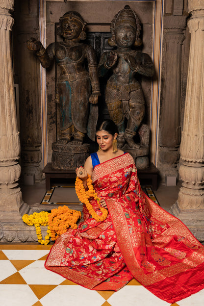 Red Handwoven Kadwa Katan Silk Saree - Panaya 