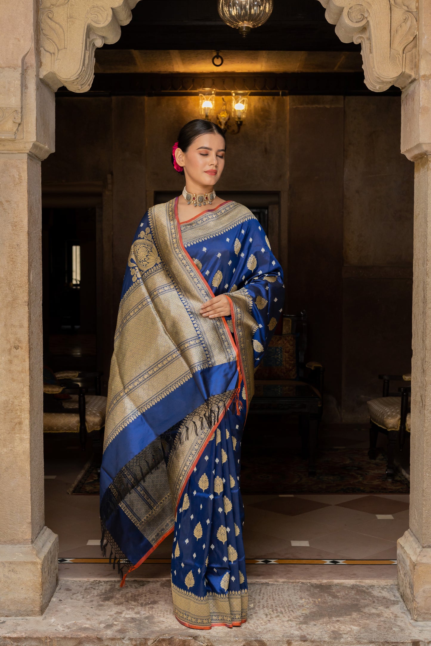 Royal Blue Handwoven Kadwa Katan Silk Saree - Panaya 