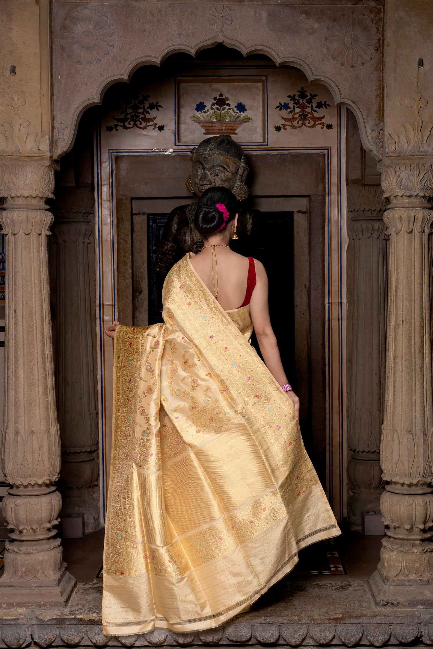 Gold Handwoven Kadwa Katan Silk Saree - Panaya 