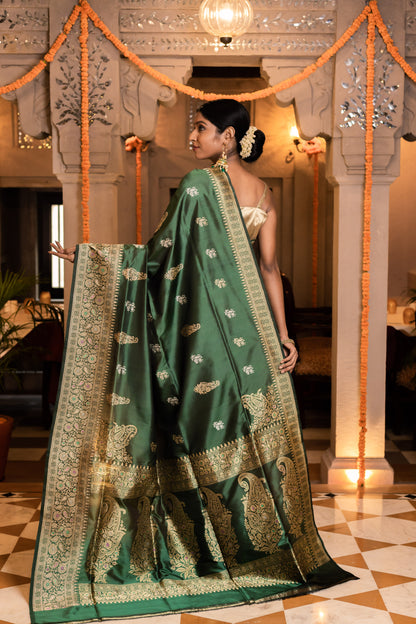 Green Handwoven Kadwa Katan Silk Saree - Panaya 