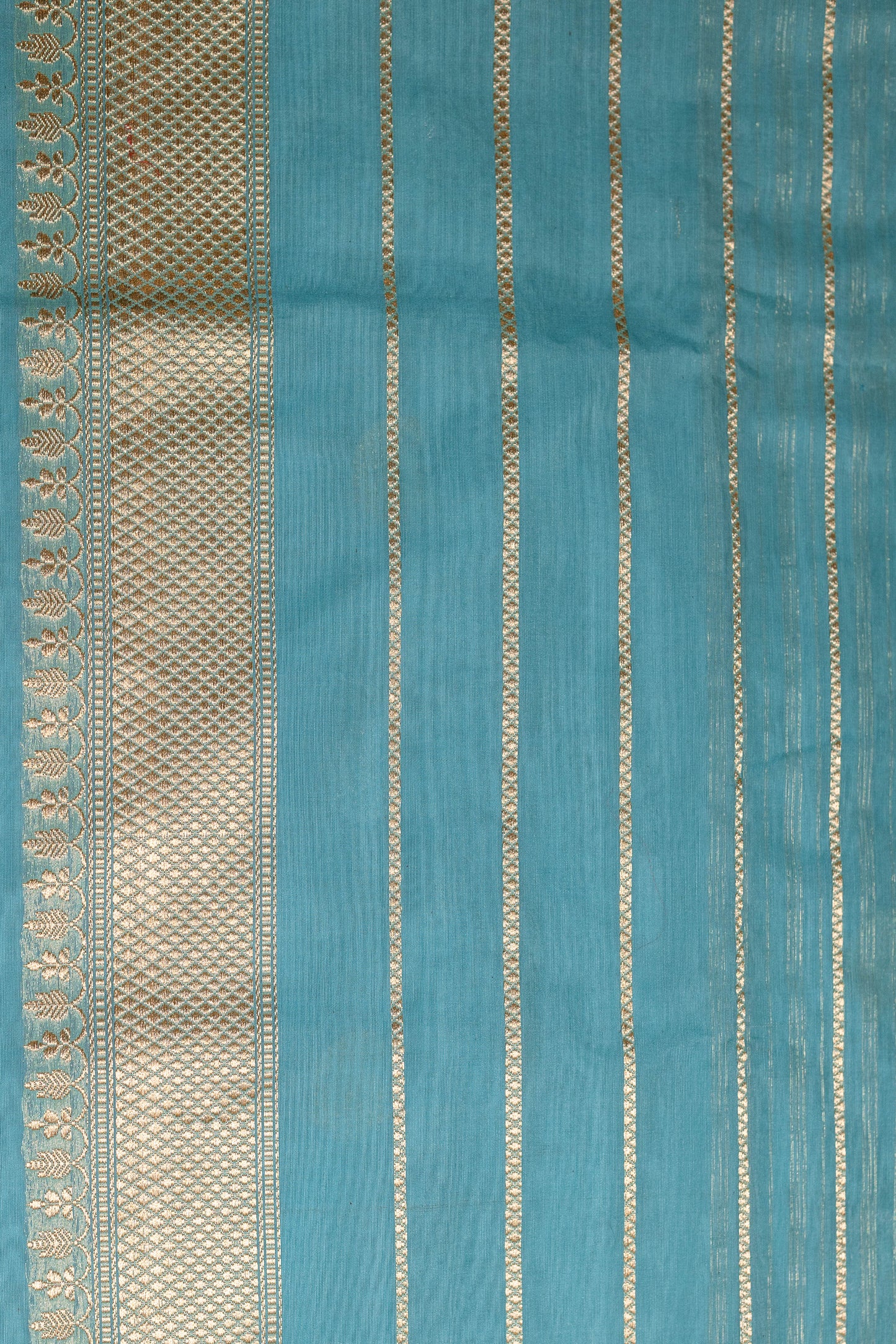Teal Handwoven Kadwa Katan Silk Saree - Panaya 